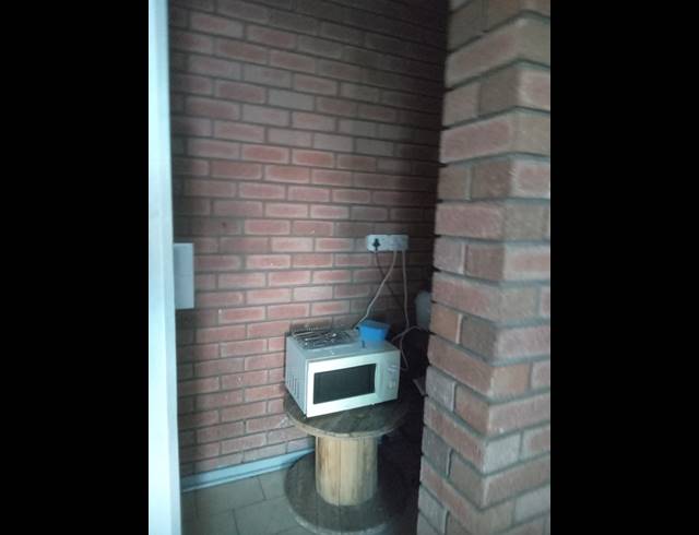 320M² OFFICE TO LET IN JET PARK